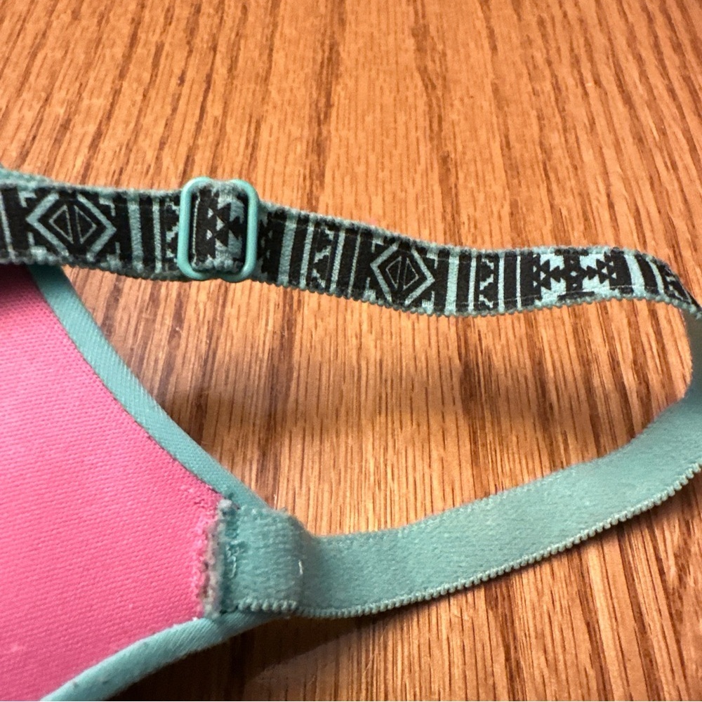 Victoria’s Secret PINK Wear Everywhere Push Up Pigeonnant Bra 34C - Picture 5 of 5